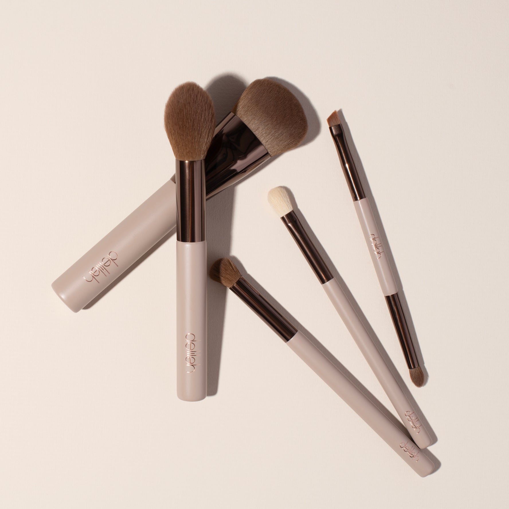 Delilah Dual Ended Precision Brush BRH05 5060393932321 Eyeliner,Make-up,Merk_Delilah,Ogen,Penselen Delilah Makeup Brushes RETREAT