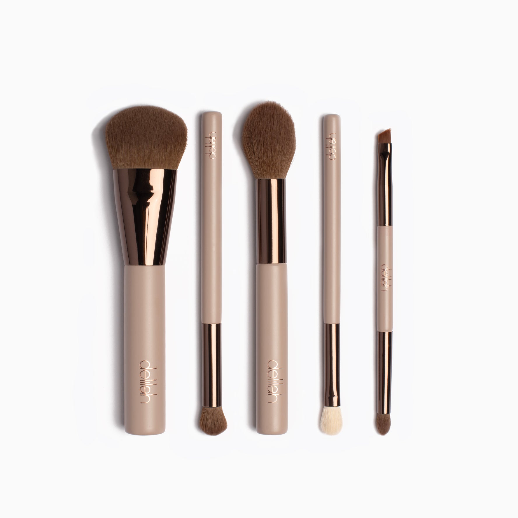Delilah Complexion Brush BRH01 5060393932284 Make-up,Merk_Delilah,Penselen,Teint & Huid Delilah Makeup Brushes RETREAT
