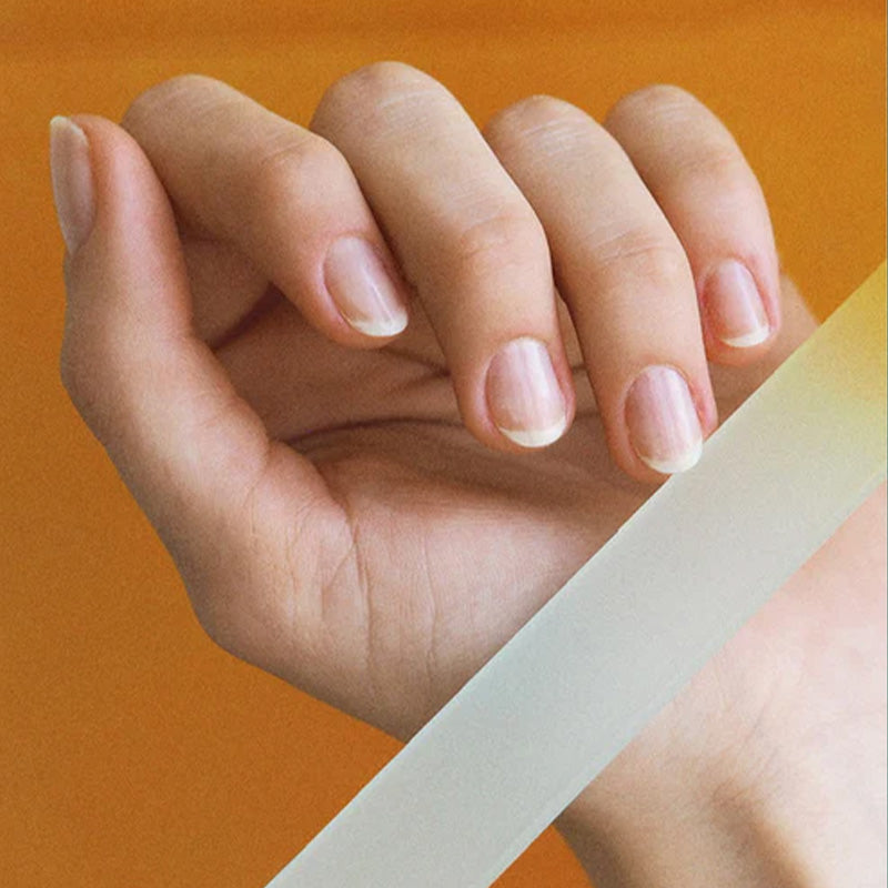 La doucher, glass nail file