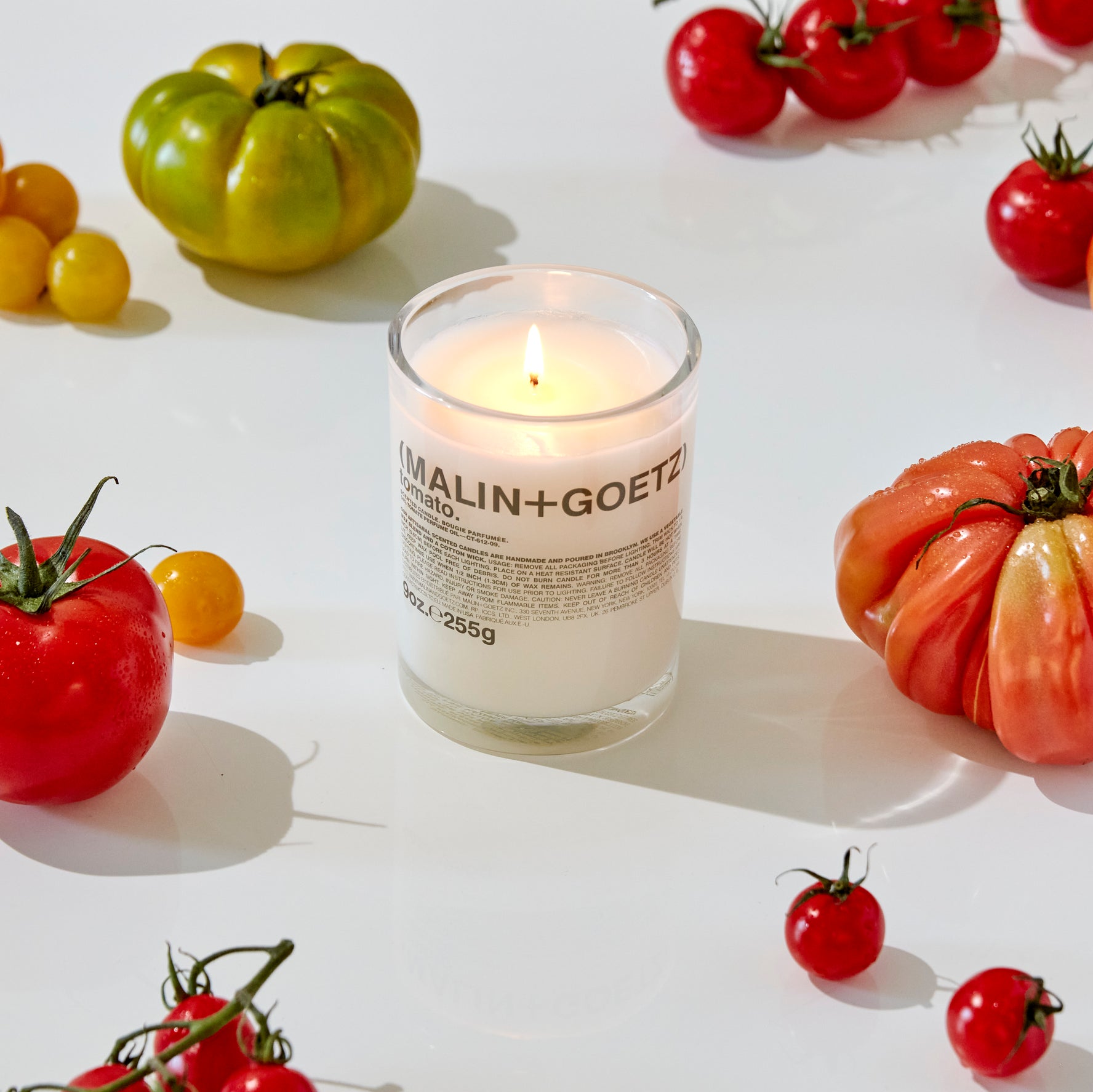(MALIN+GOETZ) Tomato Candle 255g CT-612-09 850001835404 Categorie_Parfumkaarsen,Geurkaarsen,Interieur,Lifestyle,Merk_(MALIN + GOETZ),Parfumkaarsen Malin+Goetz Candles RETREAT