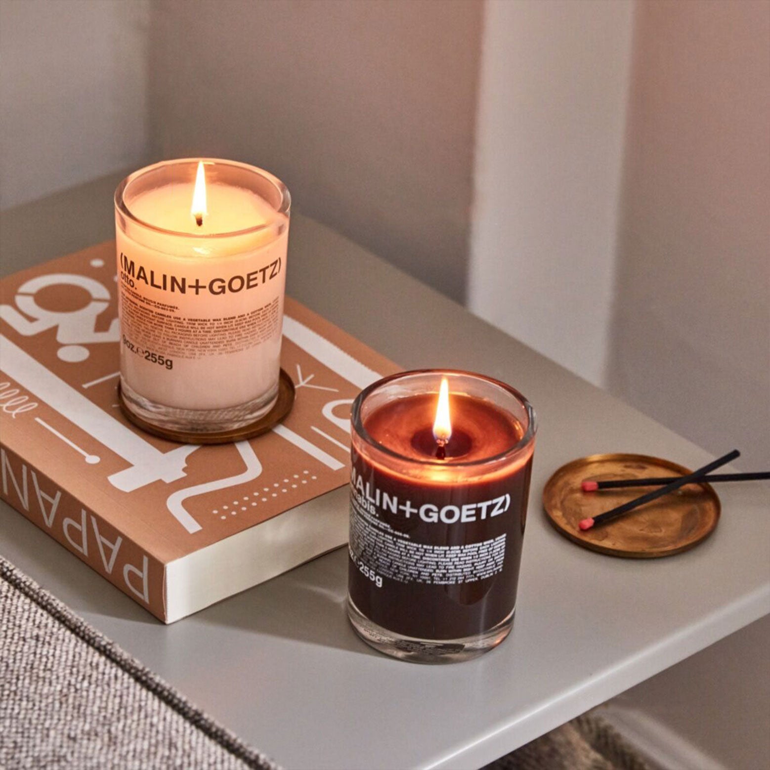 (MALIN+GOETZ) Sage Candle 255g CS-610-09 856571005926 Categorie_Parfumkaarsen,Geurkaarsen,Interieur,Merk_(MALIN + GOETZ),Parfumkaarsen,Thuis Malin+Goetz Candles RETREAT