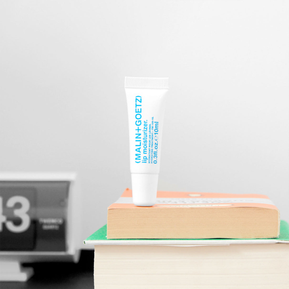 (MALIN+GOETZ) Lip Moisturizer 10ml FM-102-10 891211000114 Balsem,Gelaat,Huidverzorging,Lip verzorging,Lippen,Lipverzorging,Merk_(MALIN + GOETZ),Mondverzorging,Oog & Lip,Op Reis,Sets & Travel Malin+Goetz Lip Balms RETREAT