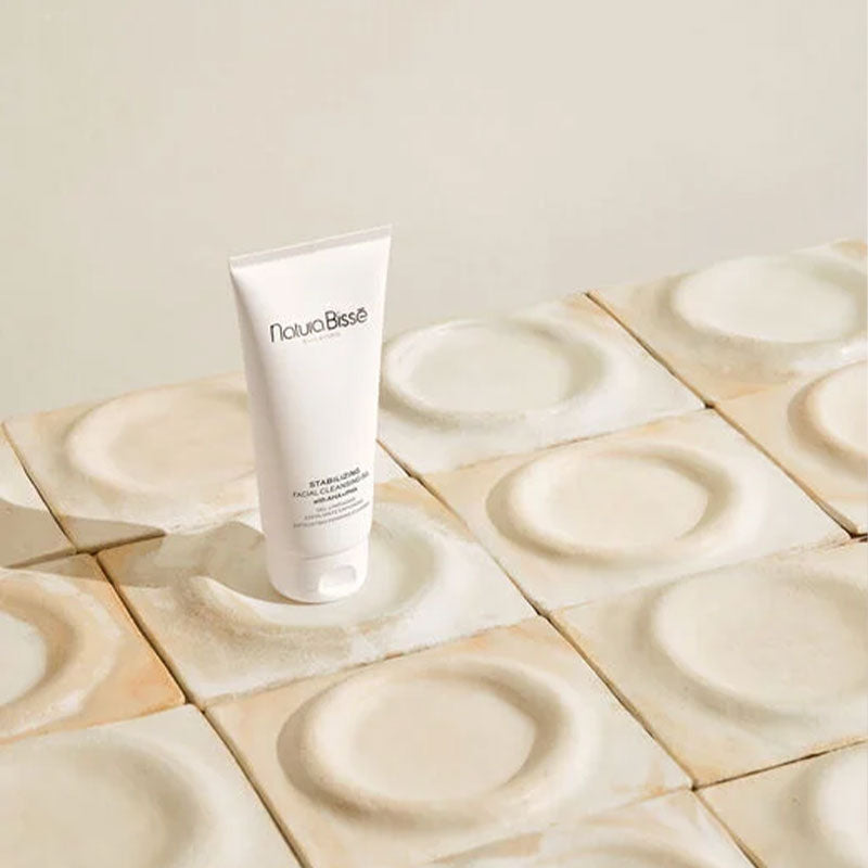 Natura Bissé Stabilizing Facial Cleansing Gel + AHA 200ml 31G208 8436002992531 Exfoliant,Gel,Gezicht,Peeling,Reiniger,Reinigers Natura Bissé Facial Cleansers RETREAT