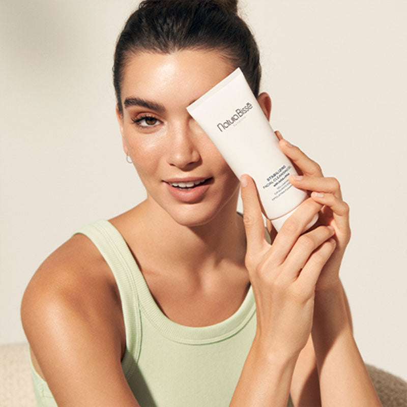 Natura Bissé Stabilizing Facial Cleansing Gel + AHA 200ml 31G208 8436002992531 Exfoliant,Gel,Gezicht,Peeling,Reiniger,Reinigers Natura Bissé Facial Cleansers RETREAT