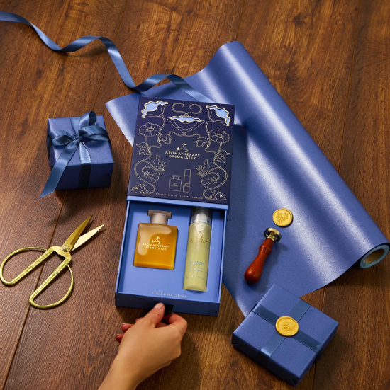 giftwrap Aromatherapy Associates A Gift of Sleep Deep Relax Bodycare 
