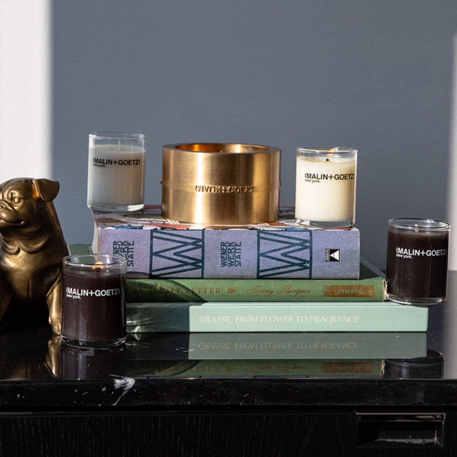 (MALIN+GOETZ) Dark Rum Votive 67g CR-601-67 891211001012 Categorie_Parfumkaarsen,Categorie_Sets & Travel,Geurkaarsen,Interieur,Merk_(MALIN + GOETZ),Parfumkaarsen,Thuis Malin+Goetz Candles RETREAT