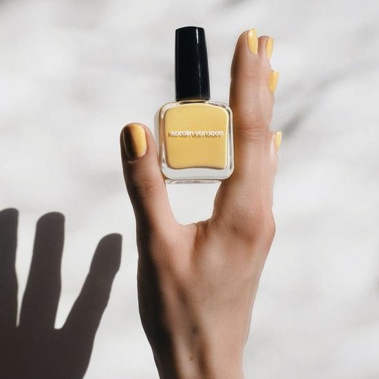 Karolin van Loon Jaune Mimosa 15ml NP 17 JUANE MIMOSA 8720726567220 Make-up,nagellak,Nagels Karolin van Loon Nail Polishes RETREAT